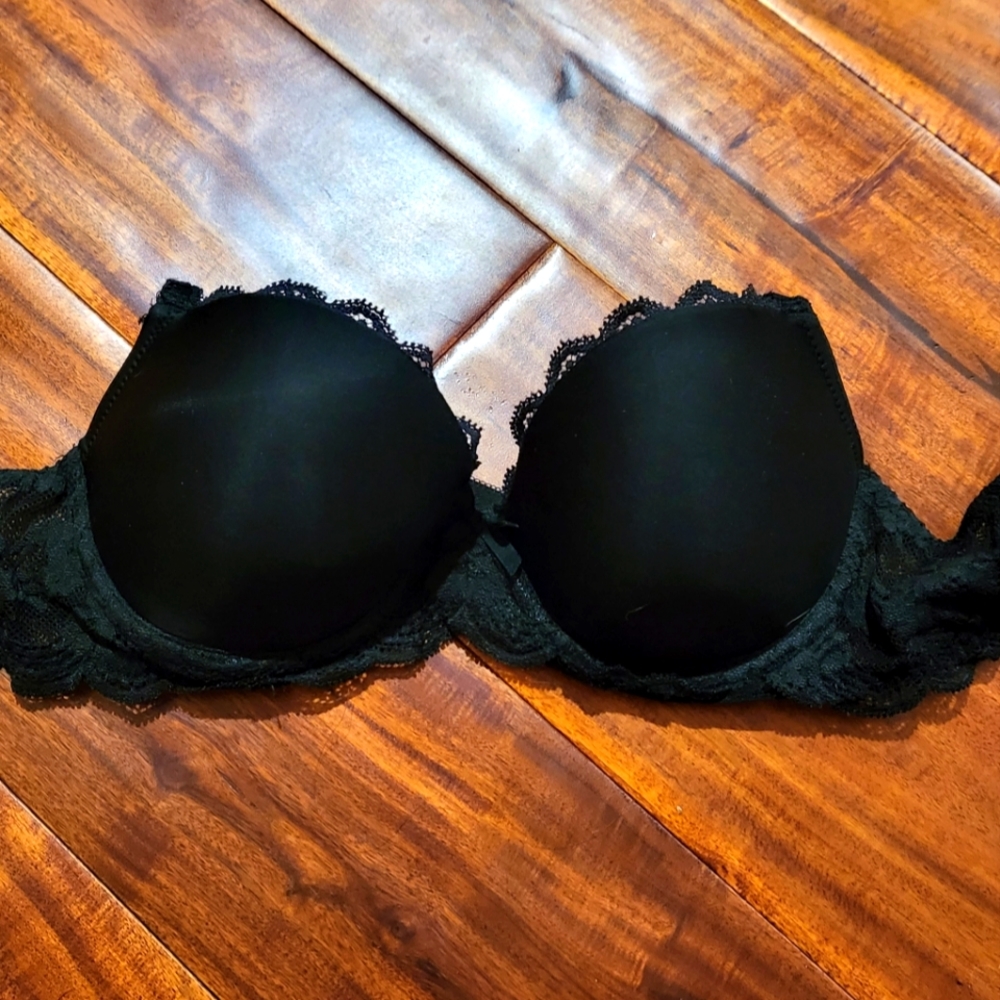 Victoria Secret Dream Angels Black Underwire Lace Accents